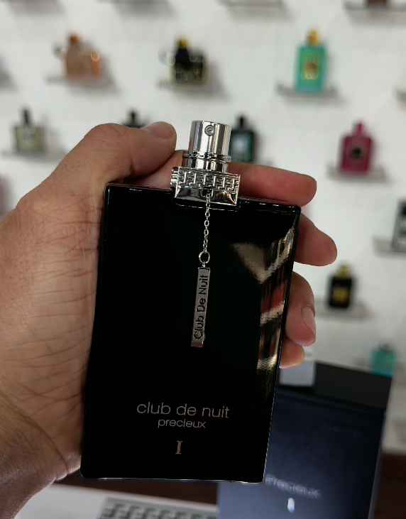 Presentación completa del perfume Club de Nuit Precieux I 55 ml