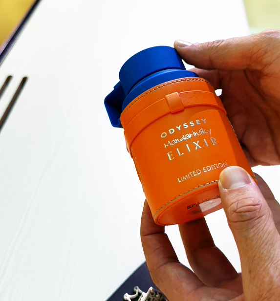 Frasco del perfume Odyssey Mandarin Sky Elixir de Armaf