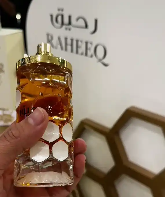 Nusuk Raheeq vainilla almizcle y sándalo aroma envolvente