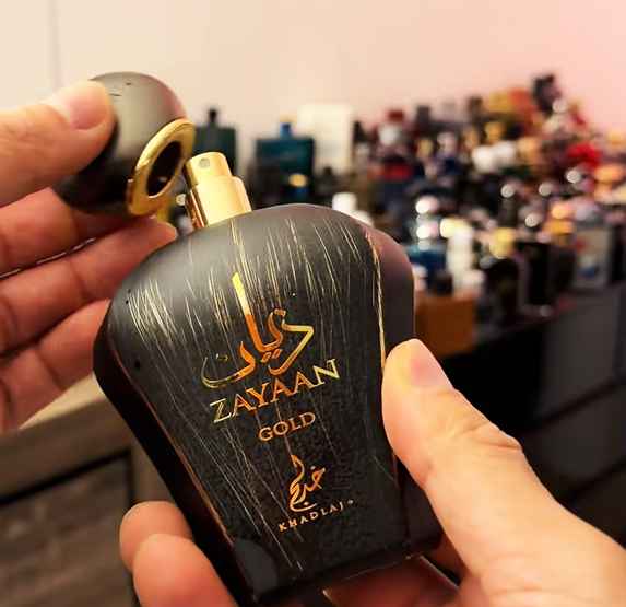 Detalle frasco Zayaan Gold Khadlaj