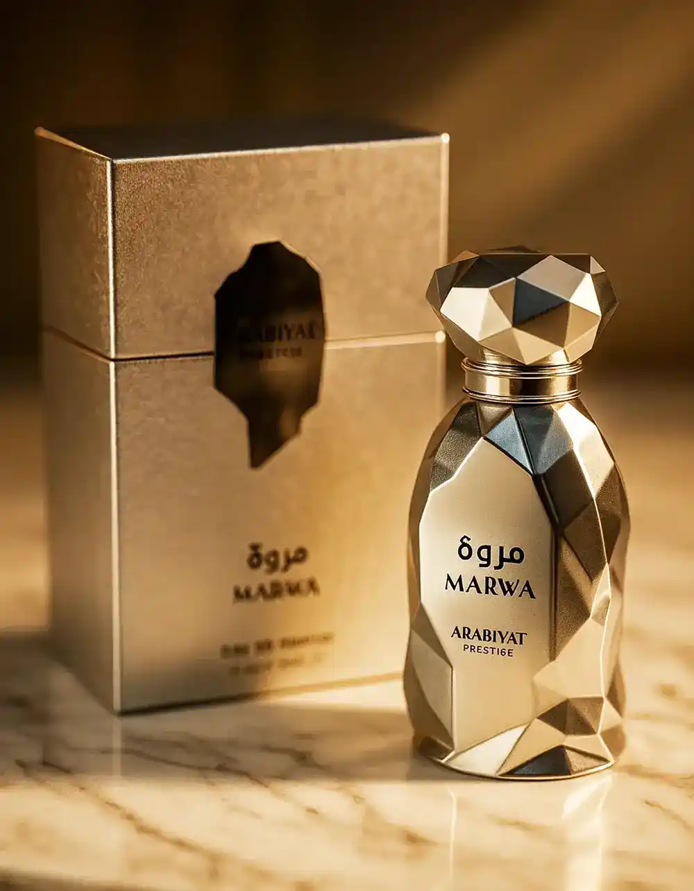 Arabiyat Prestige Marwa primer plano del tapón metálico y el pulverizador de alta precisión del frasco