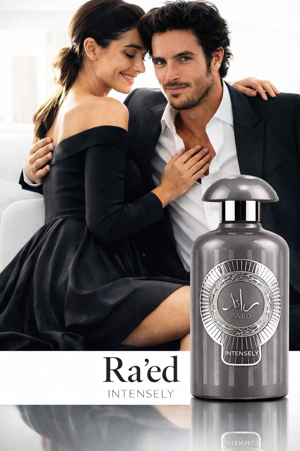 Lattafa Ra’ed Intensely perfume junto a modelo en ambiente urbano luminoso