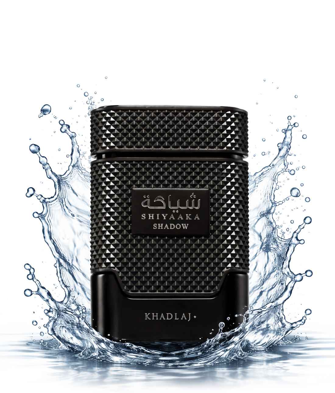 Khadlaj Shiyaaka Shadow frasco de perfume con splash y gotas en fondo limpio