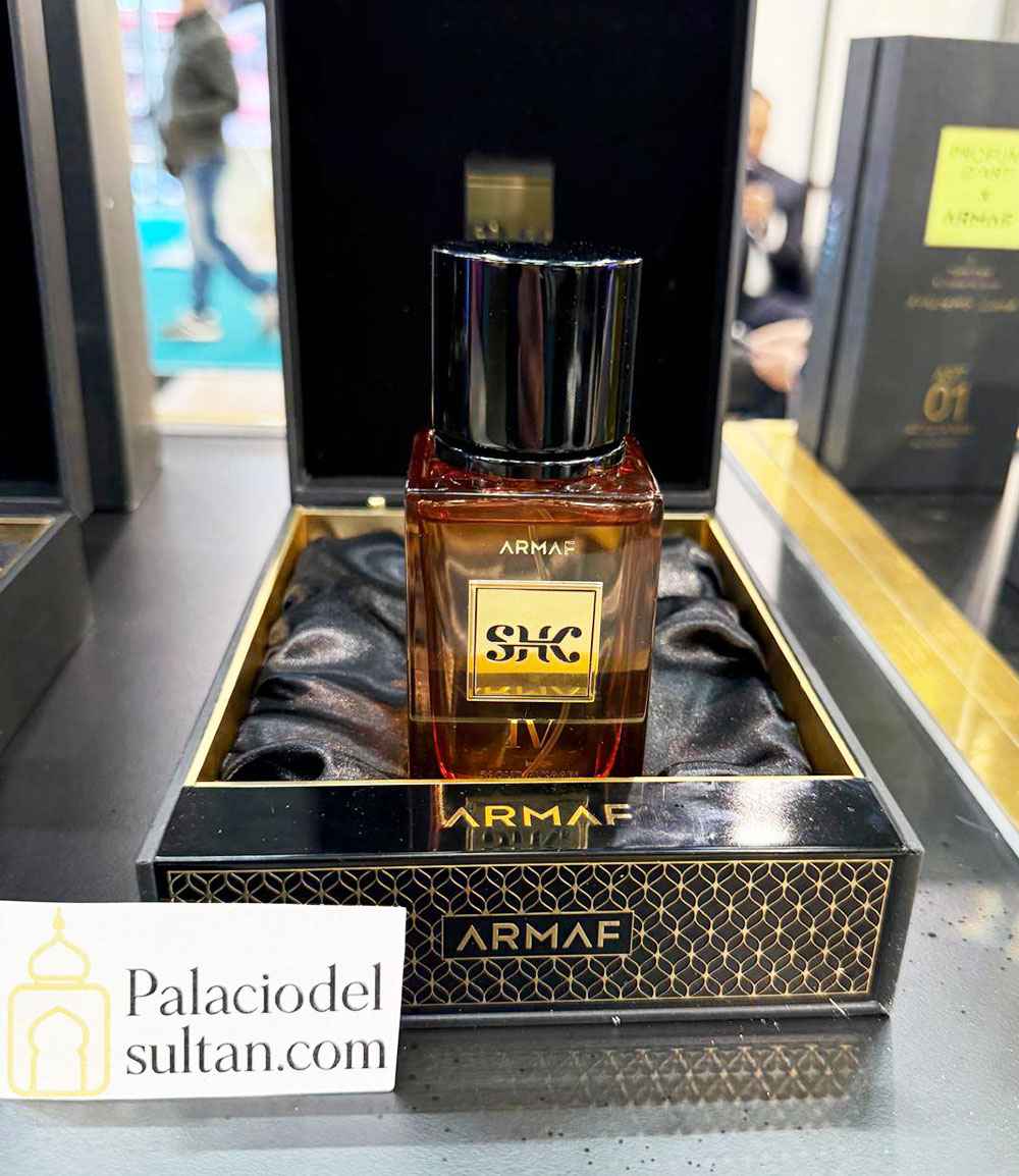 imagen real del perfume armaf shk iv mostrando transparencia del cristal