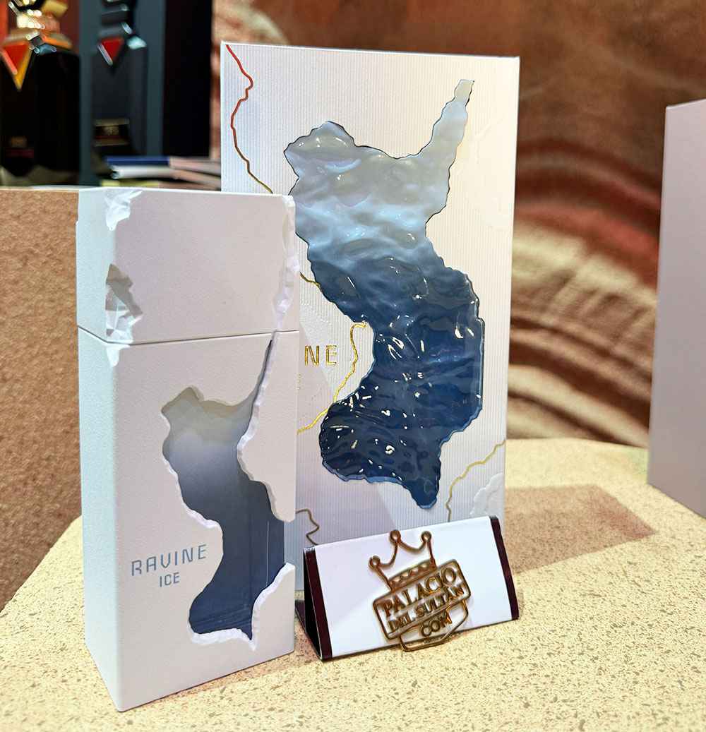 French Avenue Ravine Ice imagen real del perfume mostrando diseño completo del frasco