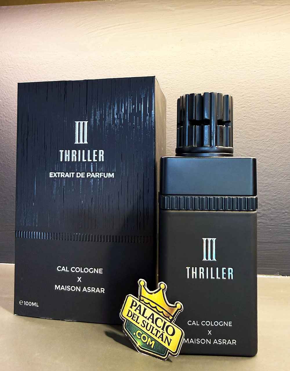 Maison Asrar III Thriller imagen real del producto mostrando diseño y acabados del frasco