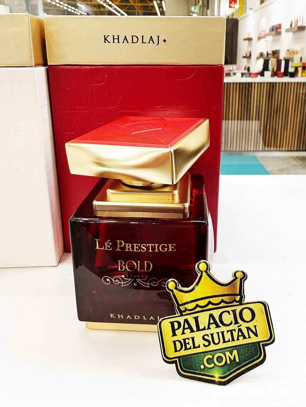 Khadlaj Le Prestige Bold presentación completa con caja y botella en imagen limpia