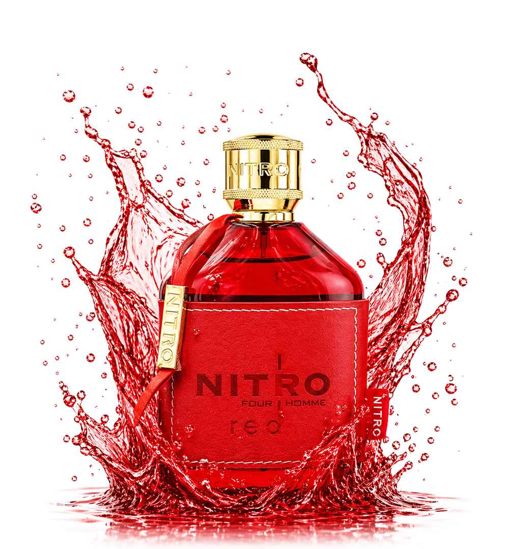 Dumont Nitro Red frasco con líquido rojo en movimiento y fondo blanco luminoso