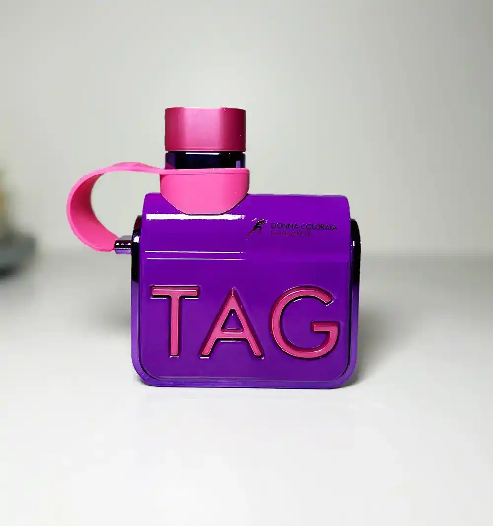 Armaf Tag Her Donna Colorata en mano como perfume cómodo de diario