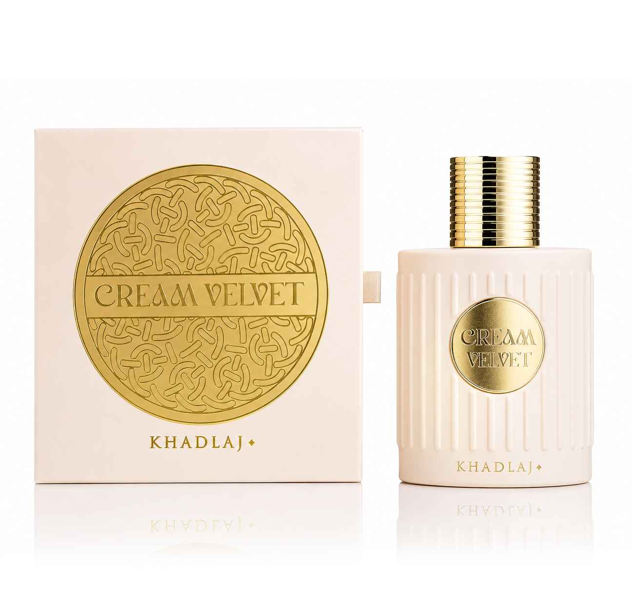 Khadlaj Cream Velvet frasco con splash cremoso y gotas sobre fondo blanco limpio