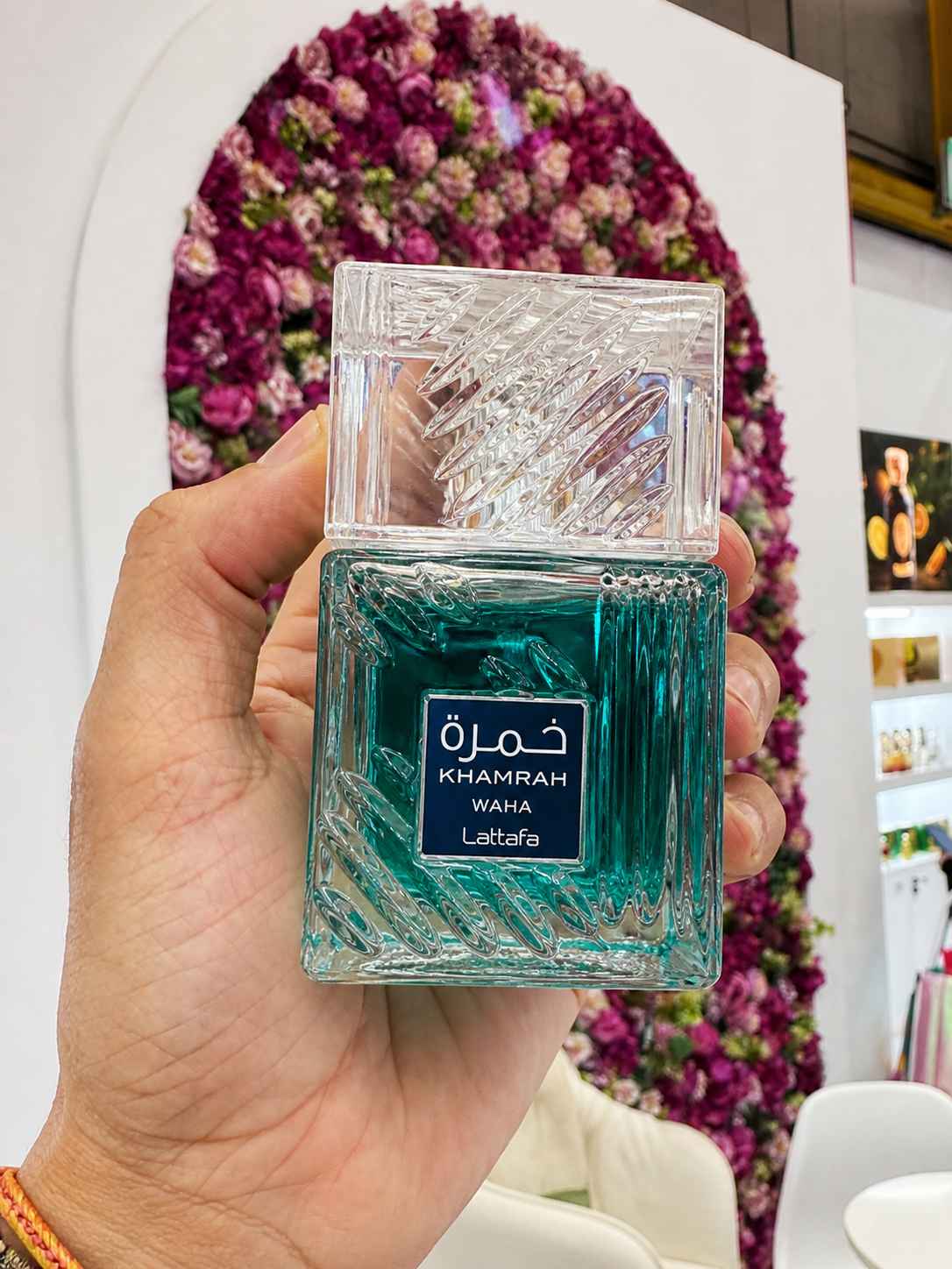 Khamrah Waha Lattafa perfume en mano sensación real producto