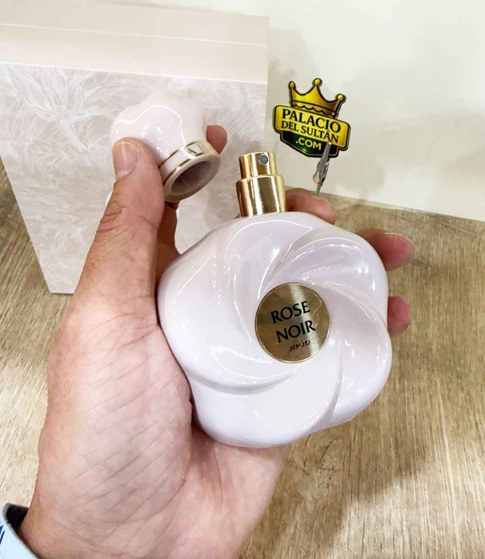 Rose Noir Ahmed Al Maghribi perfume limpio y empolvado