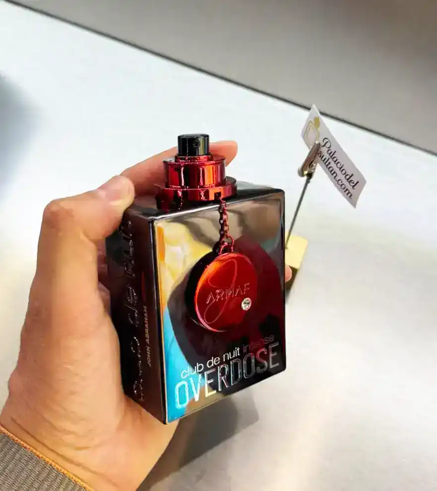 Caja y frasco originales de Club de Nuit Intense Overdose Armaf Extrait de Parfum 105 ml