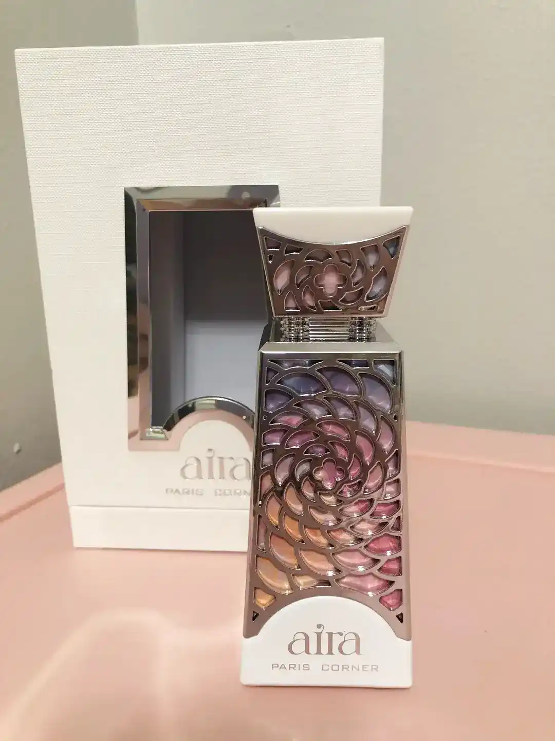 Presentación completa de Aira Paris Corner con caja original y frasco.